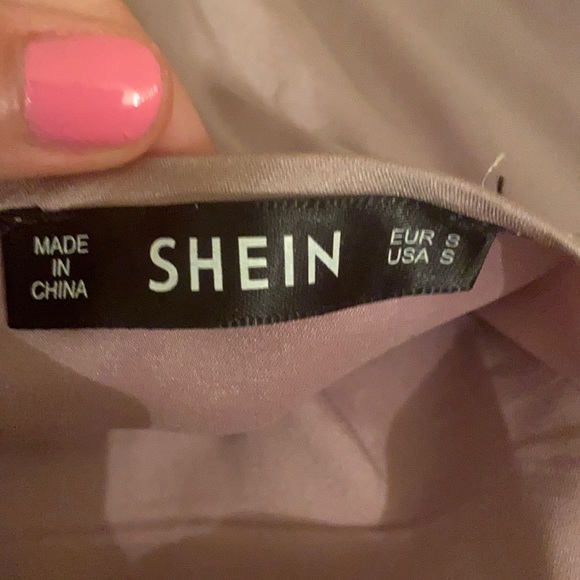 Shein silk like blouse/tank top - Picture 3 of 4